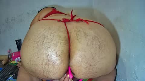 latincurvy1992 online show from 15, 9, 2025