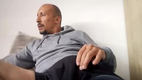 latinhardfuker1980 online show from 6, 2, 2025