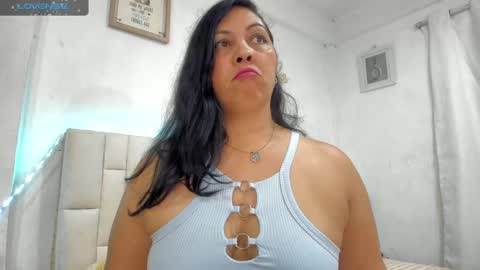 Snapshot of latinlove_sexygirls chatting on 2, 10, 2025 Vanessa online show from 2, 10, 2025