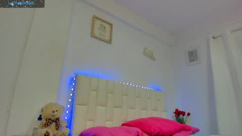 Snapshot of latinlove_sexygirls chatting on 10, 10, 2025 Vanessa online show from 10, 10, 2025