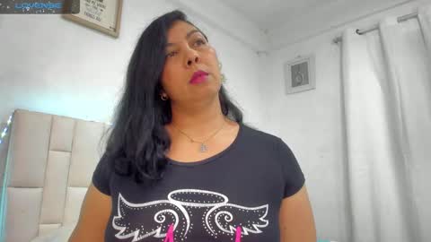 Snapshot of latinlove_sexygirls chatting on 23, 10, 2025 Vanessa online show from 23, 10, 2025