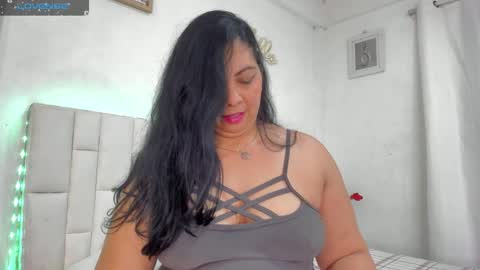 Snapshot of latinlove_sexygirls chatting on 29, 10, 2025 Vanessa online show from 29, 10, 2025