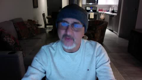 QS - INDEPENDENT MODEL online show from 8, 12, 2024