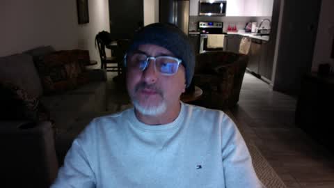 QS - INDEPENDENT MODEL online show from 26, 1, 2025