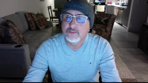 QS - INDEPENDENT MODEL online show from 24, 2, 2025