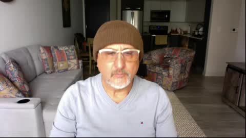 QS - INDEPENDENT MODEL online show from 4, 3, 2025