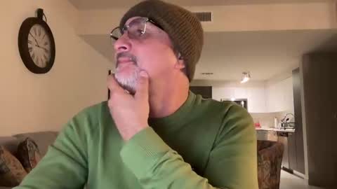 QS - INDEPENDENT MODEL online show from 10, 3, 2025