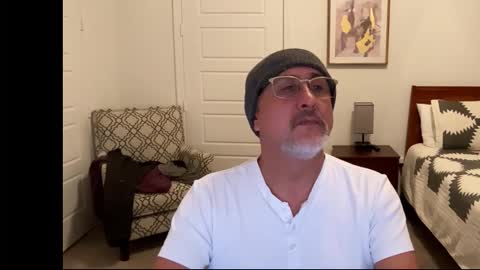 Snapshot of latinnous chatting on 12, 1, 2026 QS - INDEPENDENT MODEL online show from 12, 1, 2026