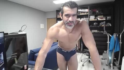 Snapshot of latino23bom chatting on 10, 9, 2025 sam online show from 10, 9, 2025