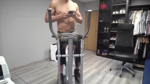 Snapshot of latino23bom chatting on 25, 10, 2025 sam online show from 25, 10, 2025