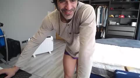 Snapshot of latino23bom chatting on 28, 11, 2025 sam online show from 28, 11, 2025