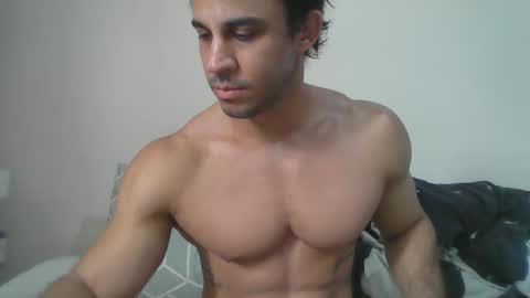 latino_rodri online show from 5, 5, 2026