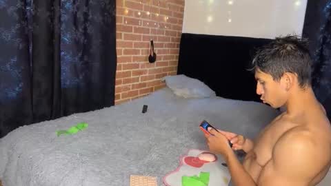 latinosadictosalsexo online show from 14, 1, 2026