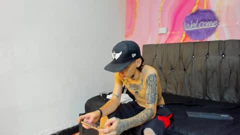 Snapshot of latins_boys_20 chatting on 3, 10, 2025 NICK online show from 3, 10, 2025