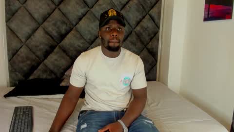 LEANDRO online show from 4, 10, 2025