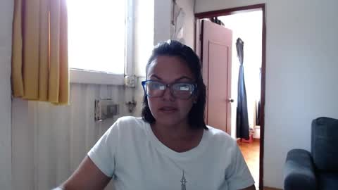 Snapshot of lau16310 chatting on 22, 6, 2026 Laura online show from 22, 6, 2026