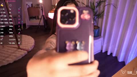 Snapshot of lau__1 chatting on 17, 10, 2025 IG 1lau 1 X 1lau 1 online show from 17, 10, 2025