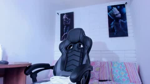   online show from 4, 1, 2025