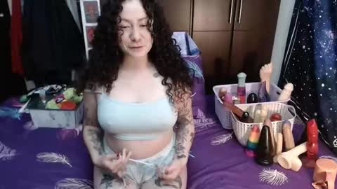  Wen  online show from 11, 9, 2025