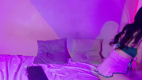 laura_and_kevin online show from 22, 9, 2025