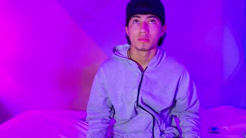 laura_and_kevin online show from 2, 10, 2025