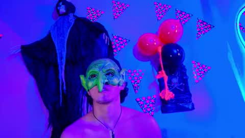 laura_and_kevin online show from 5, 10, 2025