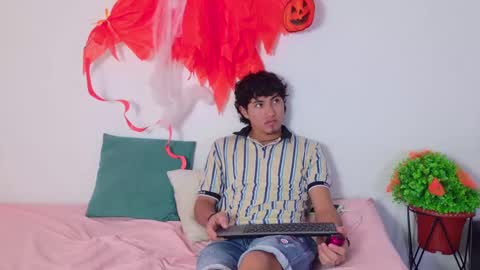 laura_and_kevin online show from 18, 10, 2025