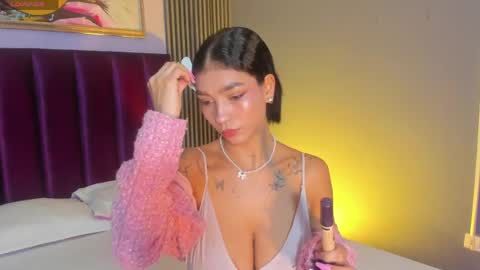 Snapshot of laura_aristizabal_19 chatting on 20, 5, 2026 Laura online show from 20, 5, 2026