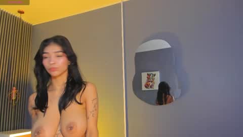 Snapshot of laura_aristizabal_19 chatting on 2, 6, 2026 Laura online show from 2, 6, 2026