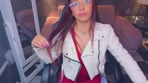 Snapshot of laura_b_ chatting on 22, 4, 2026 laura_b_ online show from 22, 4, 2026