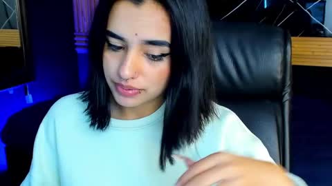 Laura online show from 14, 12, 2024