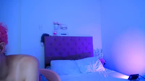 Snapshot of laura_candy02 chatting on 17, 12, 2024 LAURA online show from 17, 12, 2024