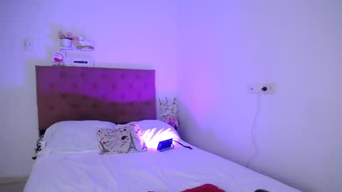 Snapshot of laura_candy02 chatting on 26, 12, 2024 LAURA online show from 26, 12, 2024