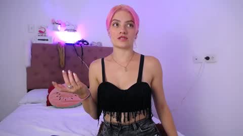 Snapshot of laura_candy02 chatting on 23, 1, 2025 LAURA online show from 23, 1, 2025