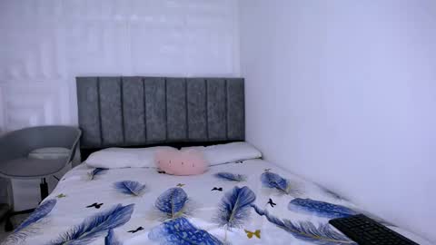 Snapshot of laura_candy02 chatting on 31, 1, 2025 LAURA online show from 31, 1, 2025