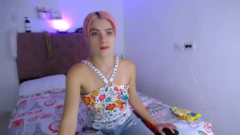 Snapshot of laura_candy02 chatting on 18, 2, 2025 LAURA online show from 18, 2, 2025