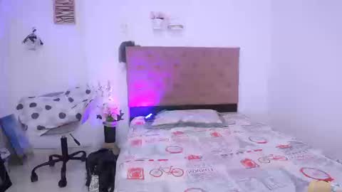 Snapshot of laura_candy02 chatting on 9, 9, 2025 LAURA online show from 9, 9, 2025