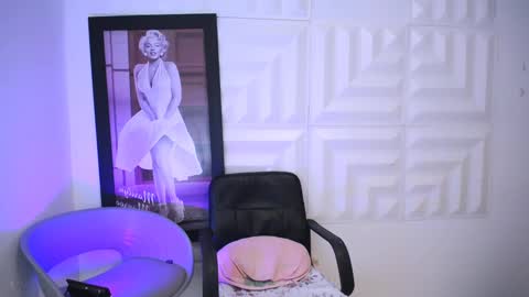 Snapshot of laura_candy02 chatting on 25, 9, 2025 LAURA online show from 25, 9, 2025