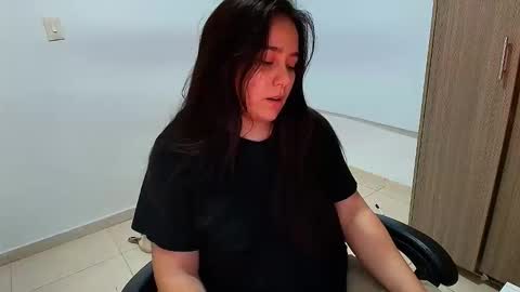 laura online show from 17, 12, 2025