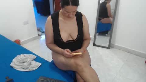 laura_foxx2379 online show from 9, 1, 2026