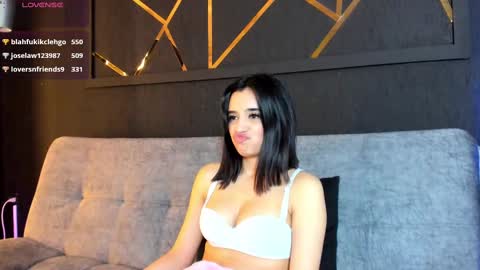 Snapshot of laura_hentai chatting on 1, 3, 2025 Laura online show from 1, 3, 2025