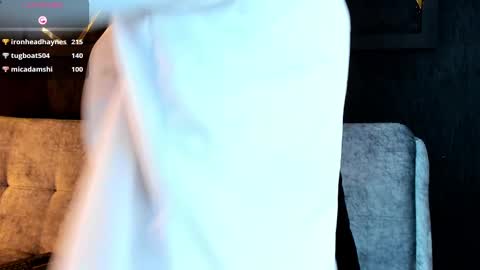 Snapshot of laura_hentai chatting on 4, 3, 2025 Laura online show from 4, 3, 2025