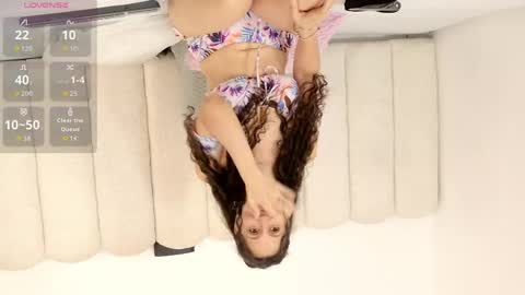 Snapshot of laura_homme chatting on 6, 6, 2026 laura_homme online show from 6, 6, 2026