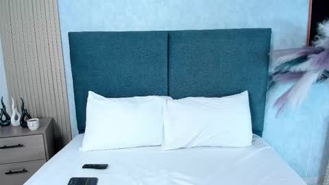 Snapshot of laura_ivy chatting on 3, 12, 2025 LauraIvy online show from 3, 12, 2025