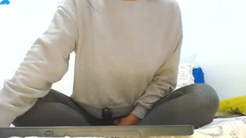 Snapshot of laura_lovingxxx chatting on 8, 6, 2026 laura lovingxxx online show from 8, 6, 2026