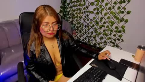 laura_marttin online show from 15, 7, 2026