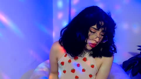 laura_pink01 online show from 7, 2, 2025