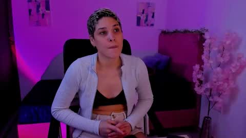 Laura Rose online show from 6, 11, 2025