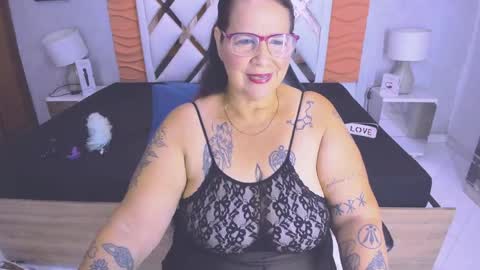Snapshot of laura_riley chatting on 3, 5, 2026 Laura online show from 3, 5, 2026