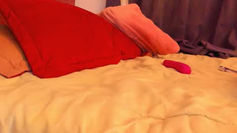 LAURA SOE online show from 25, 9, 2025